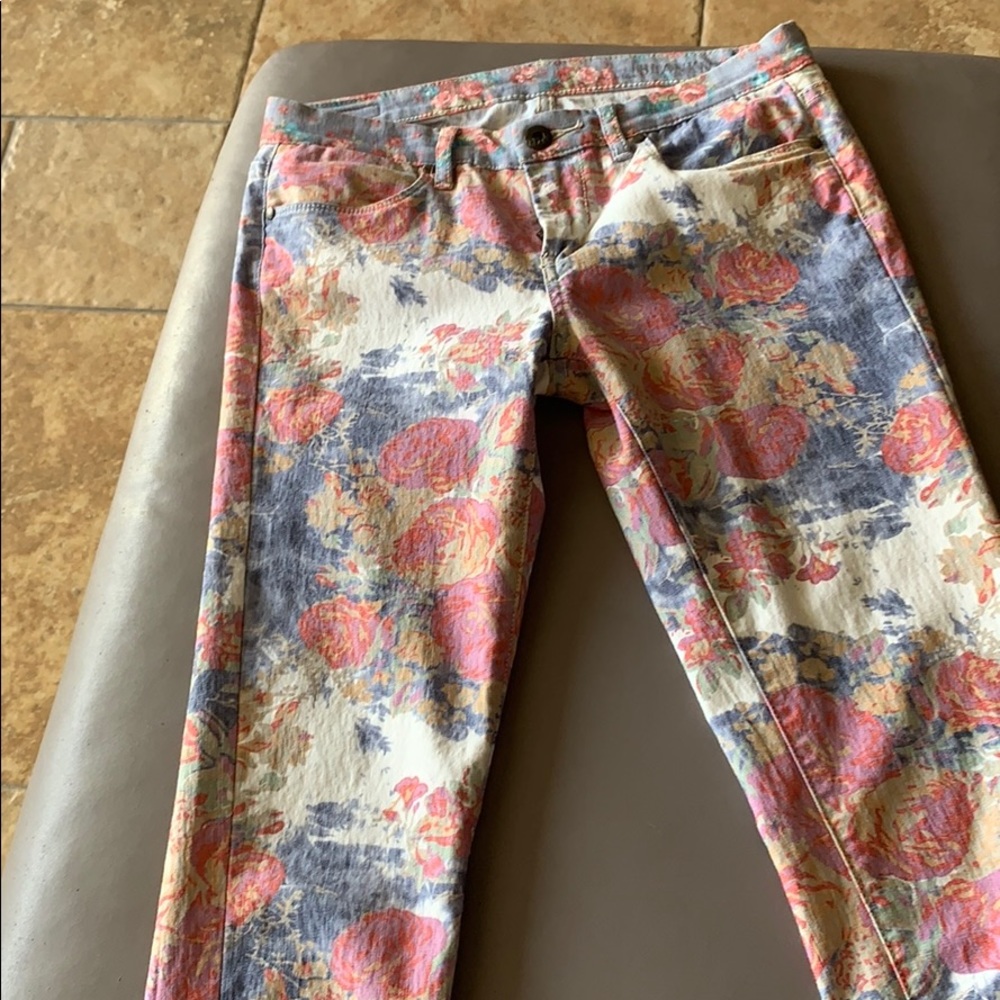 Cropped Flower Jean